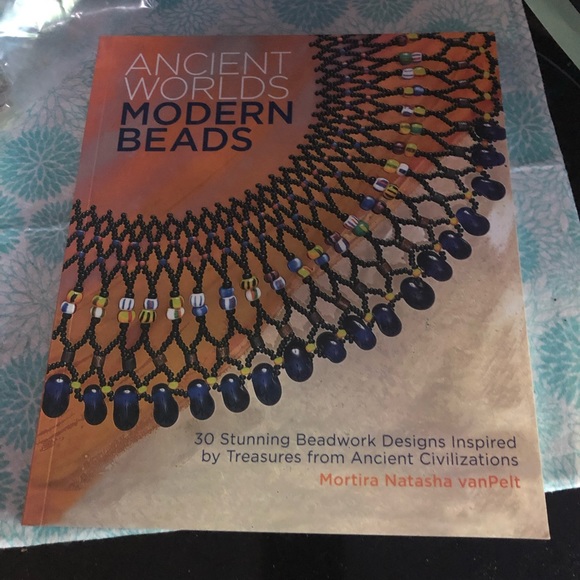 Ancient Worlds, Modern Beads Jewelry Making Book- 517 $12 or $9 w/offer - Picture 1 of 2
